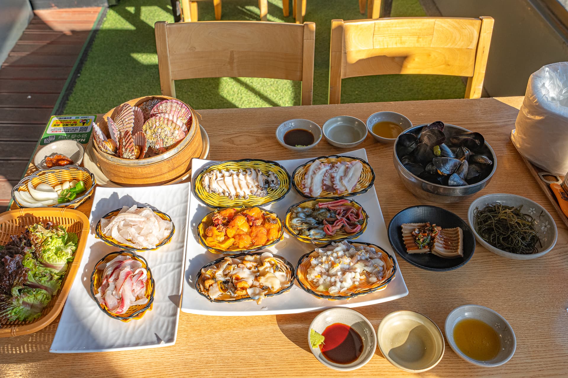Jangssi Haenyeo-jip Bada Hana and Bada Dul signature courses placed side by side for comparison