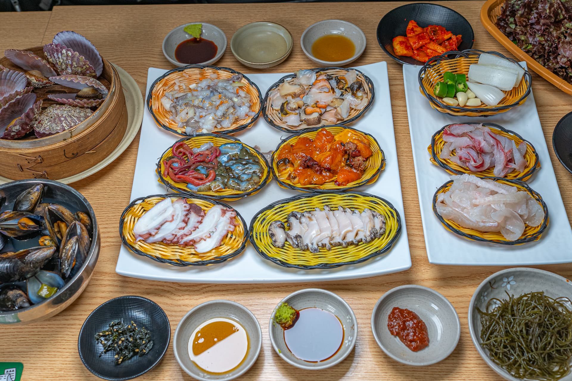 기장 장씨해녀집 단체 회식 바다셋 코스 풍성한 한 상