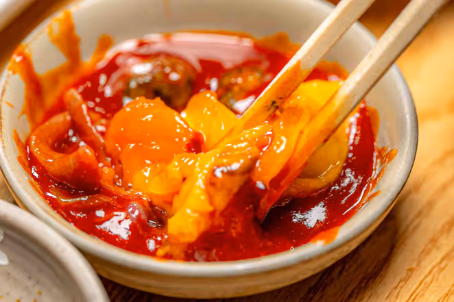 장씨해녀집 멍게, 초장에 노란 멍게의 바다향