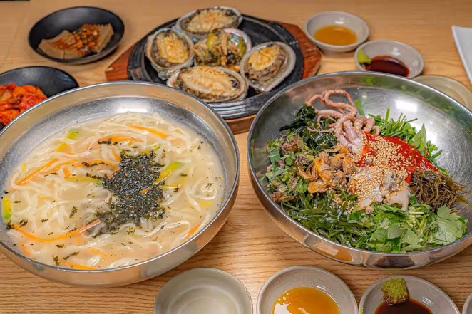 장씨해녀집 해녀밥 35,000원 + 전복버터구이 32,000원