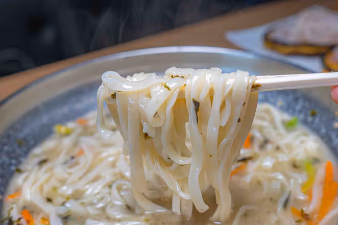 장씨해녀집 해녀밥 세트, 칼국수 포함, 남녀노소 인기