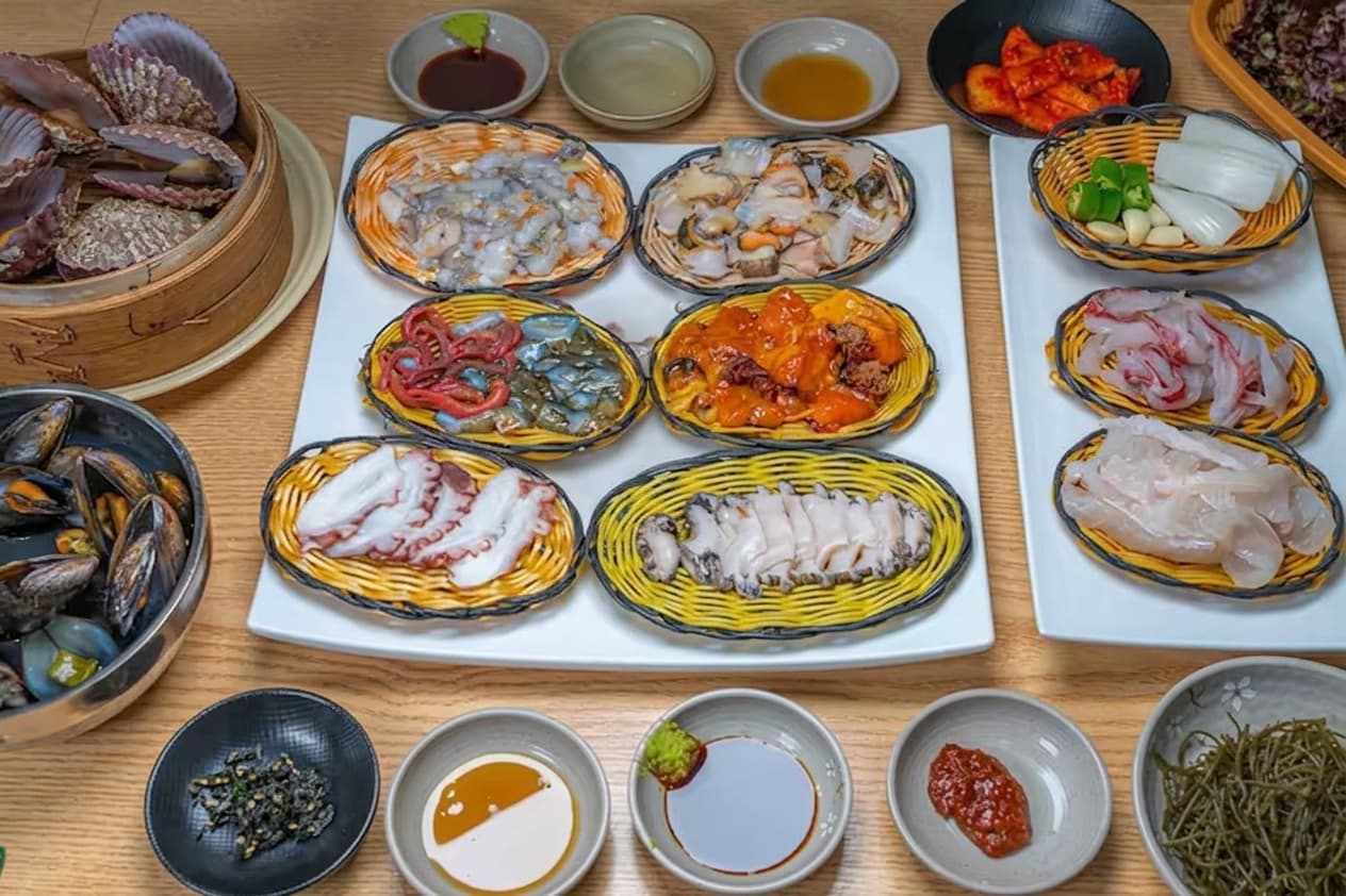 장씨해녀집 2층 오션뷰에서 해산물 코스로 마무리