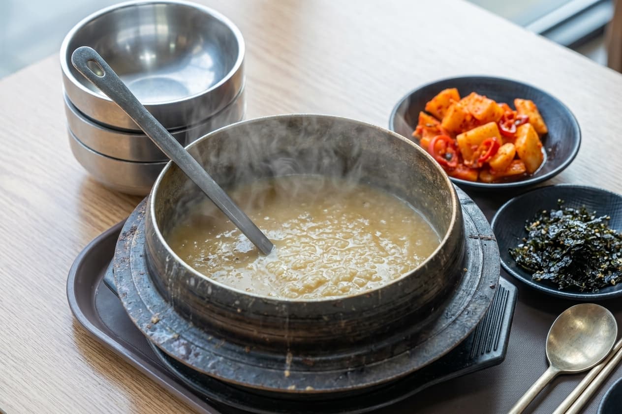 장씨해녀집 솥단지 한 그릇, 아침 09시부터 제공